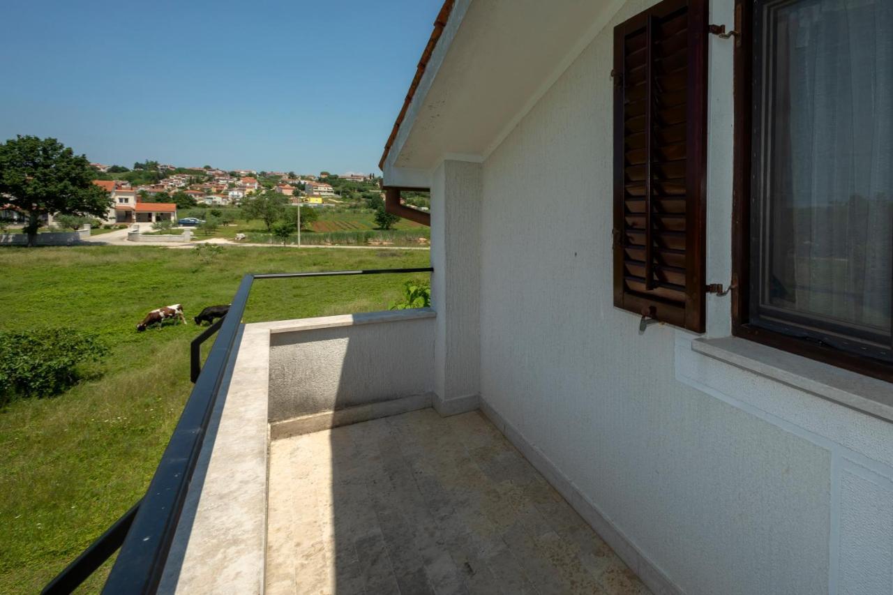 App Fiorela Poreč Exterior foto